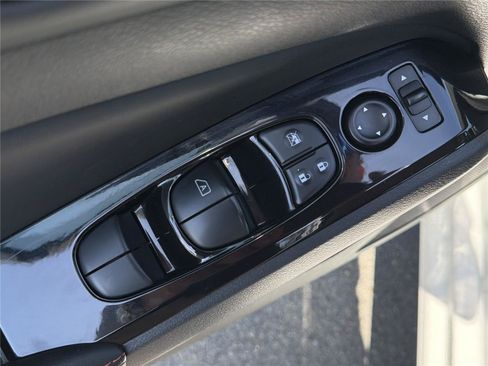 Used 2024 Nissan Altima 2.5 SR w/ SR Premium Package FWD image 19