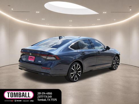 Used 2024 Honda Accord Touring image 7