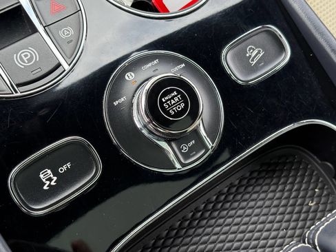 Used 2019 Bentley Bentayga AWD/4WD image 25