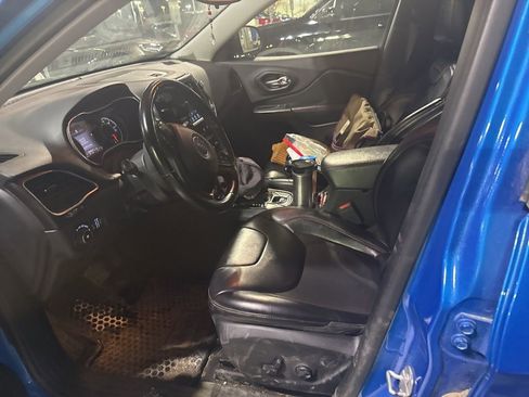 Used 2020 Jeep Cherokee Trailhawk w/ Cold Weather Group image 6