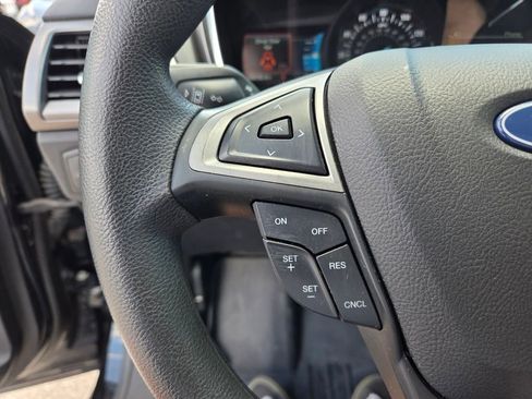 Used 2020 Ford Fusion SE FWD image 31