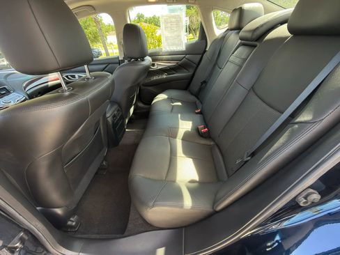 Used 2015 INFINITI Q70 3.7 RWD image 14