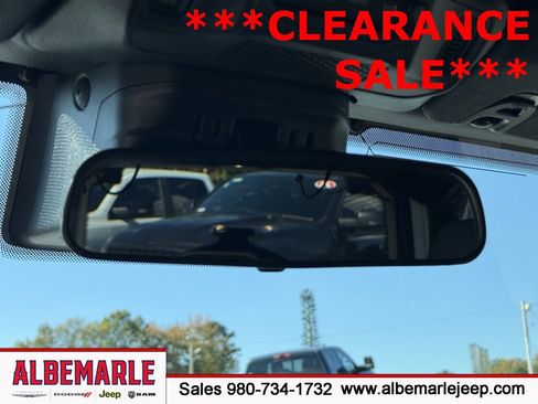 Used 2025 Jeep Wrangler Unlimited Sahara w/ Safety Group image 27