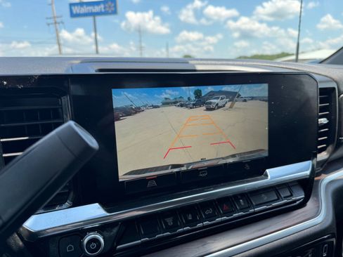 Used 2025 GMC Sierra 2500 SLT image 21