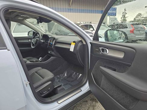 New 2026 Volvo XC40 B5 Ultra w/ Climate Package image 12