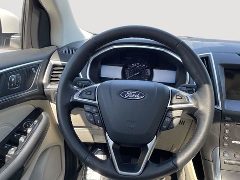 Used 2019 Ford Edge Titanium w/ Equipment Group 301A AWD/4WD image 28