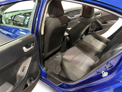 Used 2017 Kia Forte LX image 10