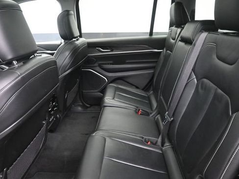 Used 2021 Jeep Grand Cherokee L Limited AWD/4WD image 19