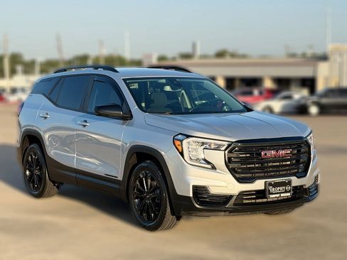 Used 2022 GMC Terrain SLE w/ Driver Convenience Package FWD image 5