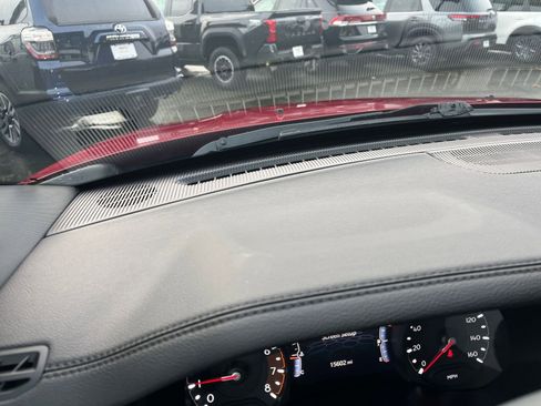 Used 2025 Jeep Compass Limited image 35