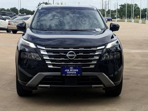 Used 2026 Nissan Rogue SL FWD image 3
