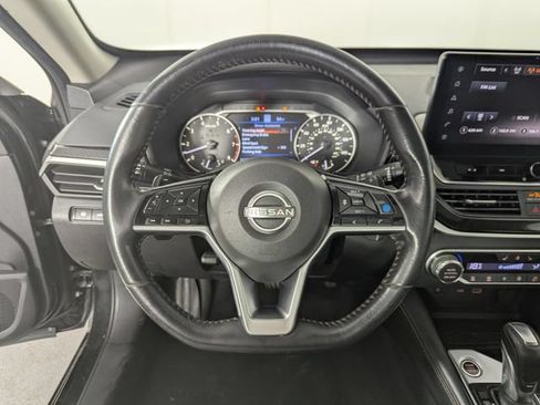 Used 2023 Nissan Altima 2.5 SR AWD/4WD image 11