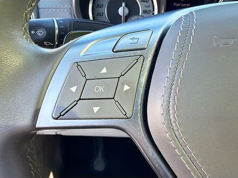 Used 2013 Mercedes-Benz SL 550 image 33