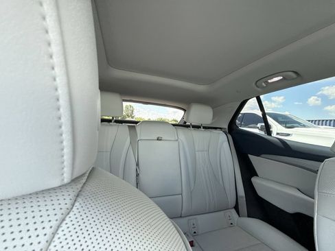Certified 2025 Buick Envision Avenir AWD/4WD image 32
