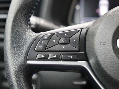 Used 2018 Nissan Leaf SV image 23