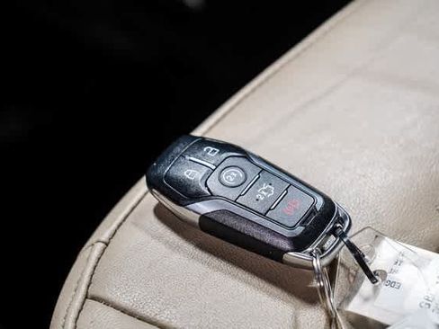 Used 2016 Ford Edge SEL w/ Equipment Group 201A image 28