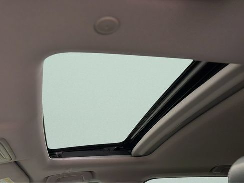 Used 2024 Honda CR-V EX-L image 17