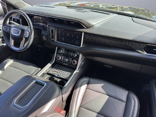 Used 2023 GMC Yukon Denali AWD/4WD image 24