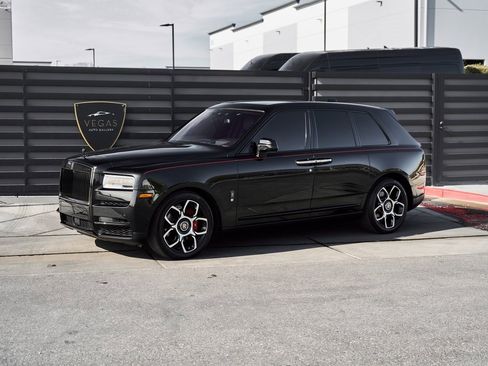 Used 2021 Rolls-Royce Cullinan Black Badge image 6