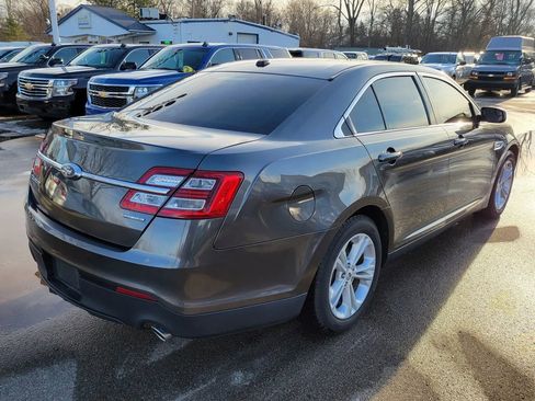 Used 2018 Ford Taurus SE image 15