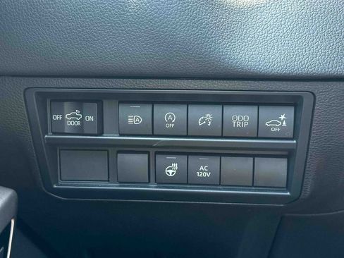 Used 2024 Toyota Tundra Limited AWD/4WD image 35