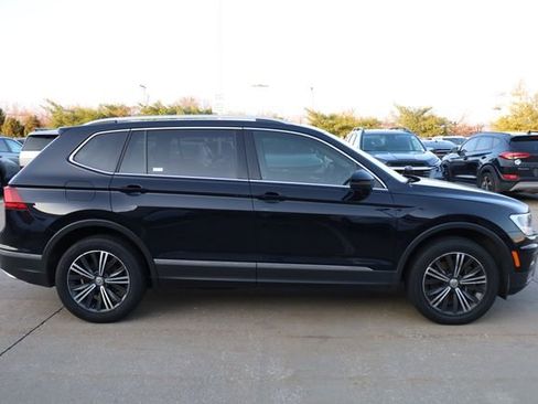 Used 2019 Volkswagen Tiguan SEL image 3