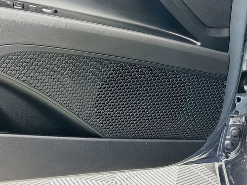 Certified 2025 Hyundai Elantra Sport image 18