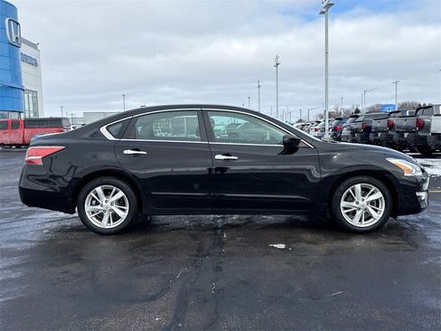 Used 2015 Nissan Altima 2.5 SV image 10