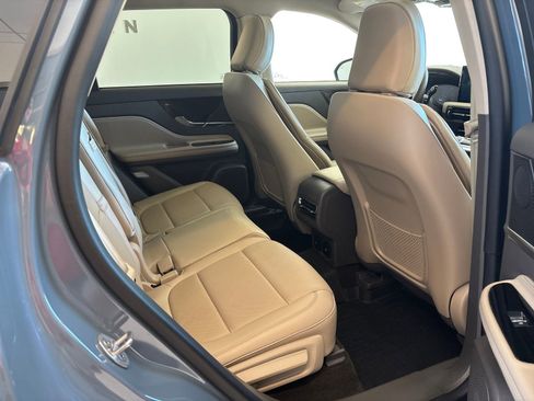 Certified 2023 Lincoln Corsair Reserve w/ Equipment Group 201A AWD/4WD image 9