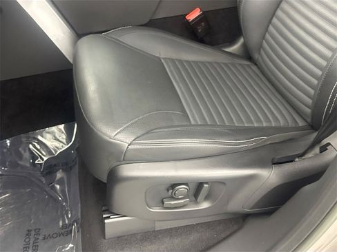 Used 2023 Land Rover Discovery S R-Dynamic image 19