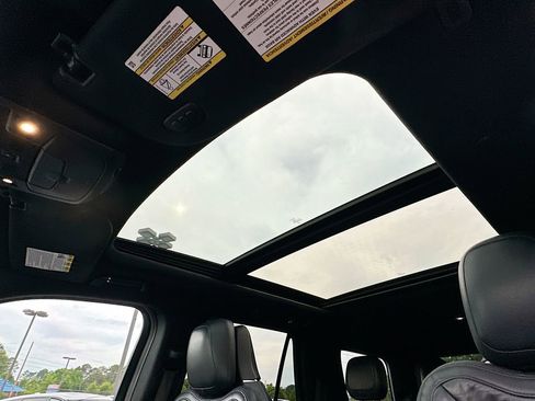 Certified 2022 Lincoln Navigator Reserve RWD image 11
