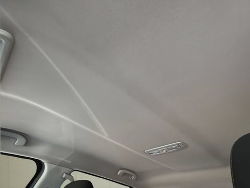 Used 2018 Nissan Titan SV w/ SV Convenience Package RWD image 22