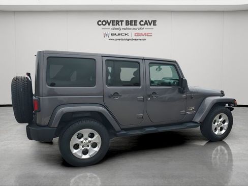 Used 2014 Jeep Wrangler Unlimited Sahara w/ Connectivity Group image 10