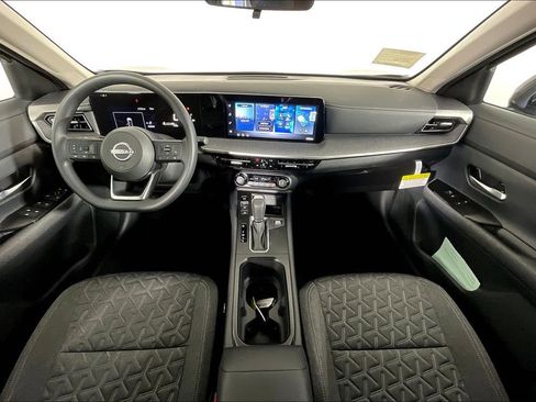 New 2026 Nissan Kicks SV image 2