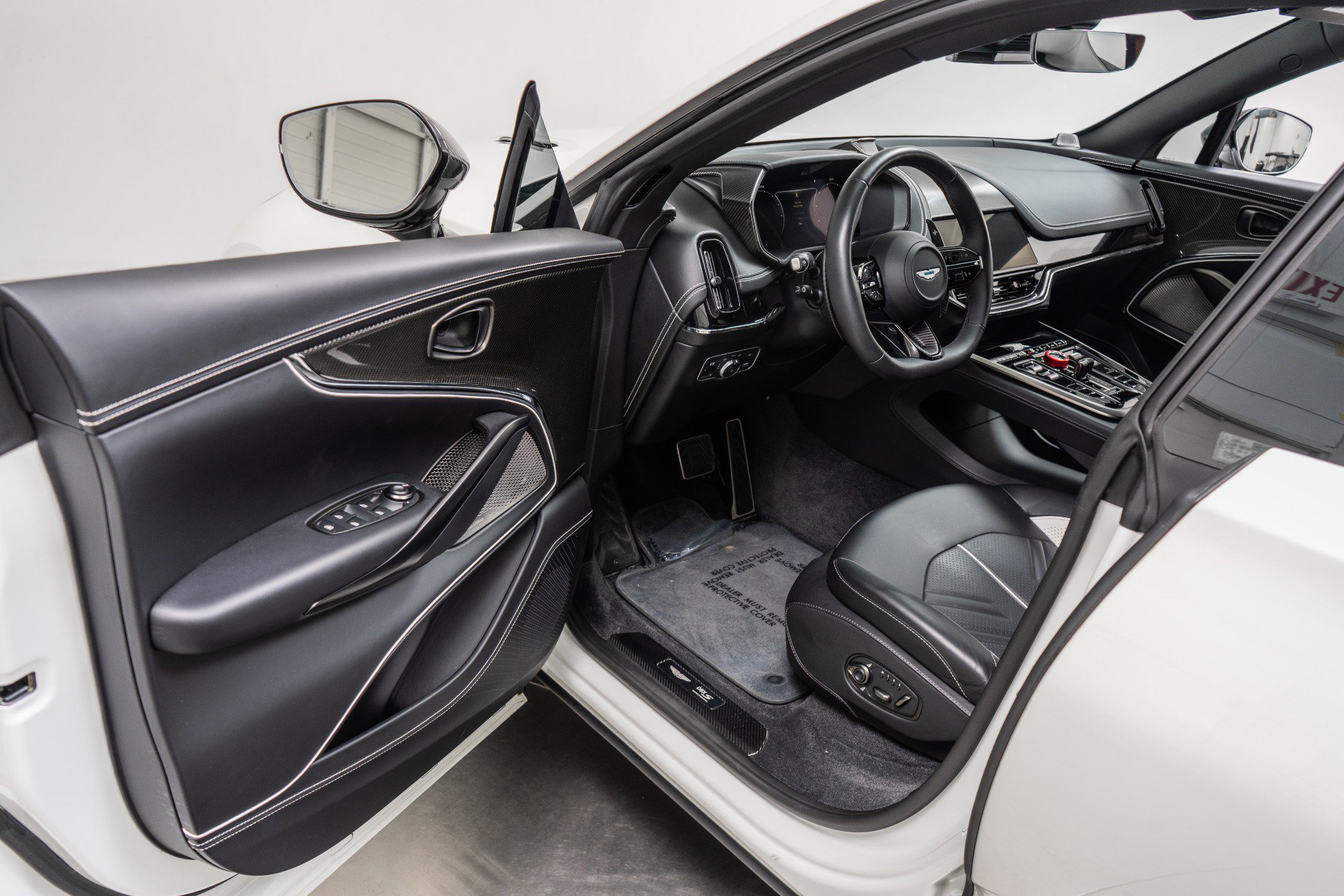 Used 2026 Aston Martin DBX S AWD/4WD image 23