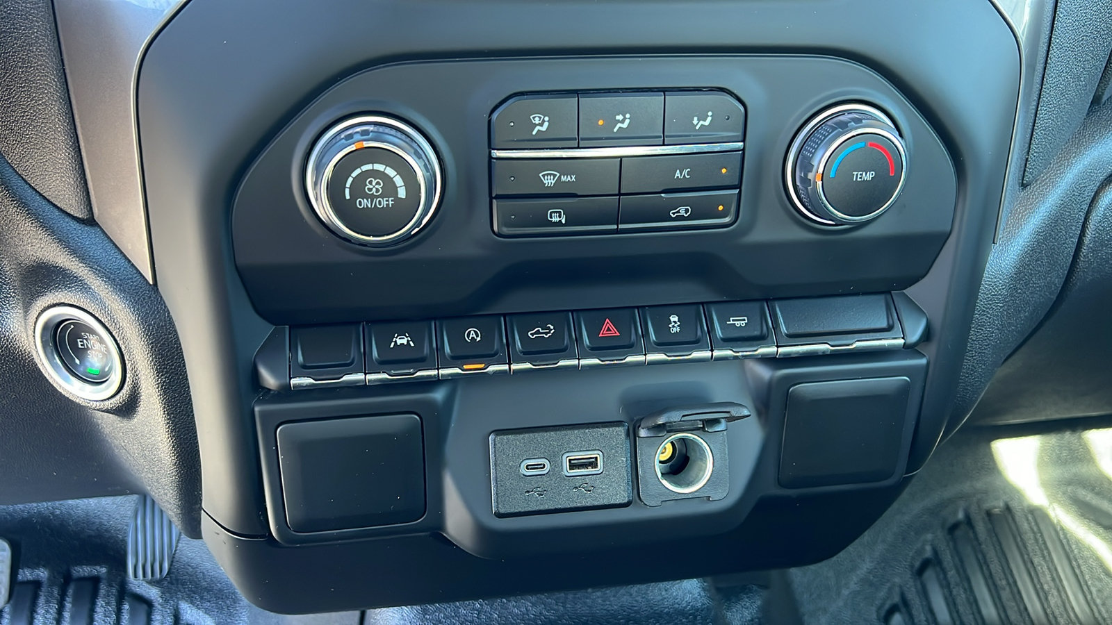Certified 2025 Chevrolet Silverado 1500 W/T RWD image 17