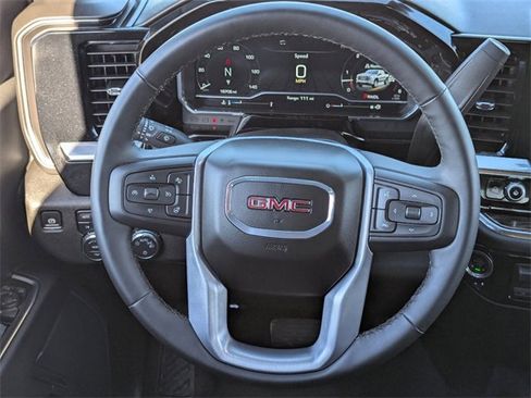 Used 2024 GMC Sierra 1500 SLE image 18