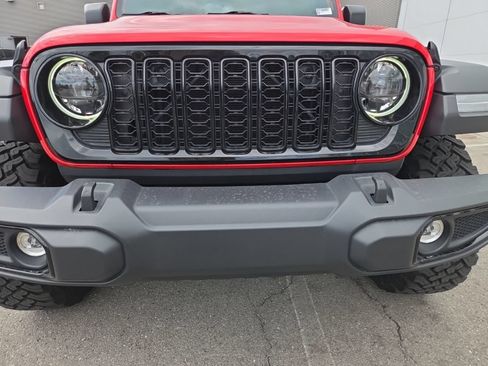 Used 2025 Jeep Wrangler Sport AWD/4WD image 6