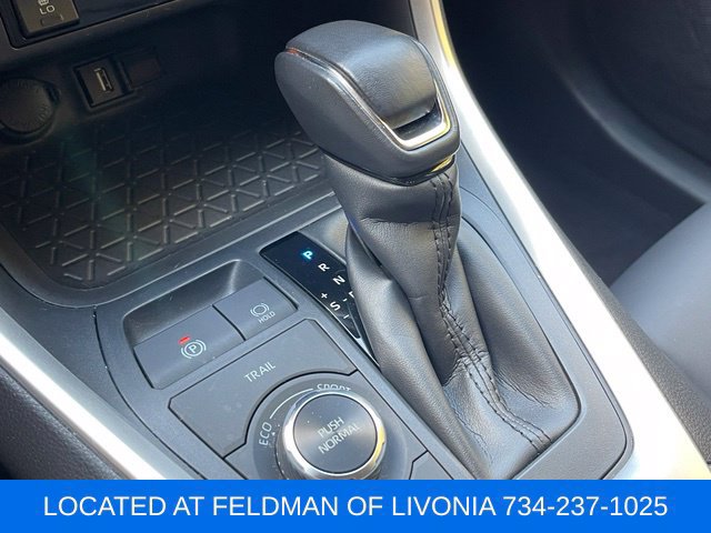 Used 2022 Toyota RAV4 XLE Premium AWD/4WD image 15