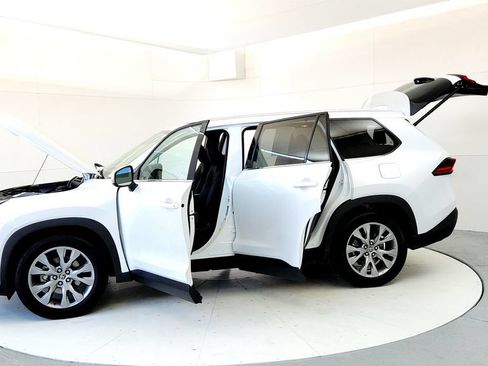 Certified 2025 Toyota Grand Highlander FWD image 10