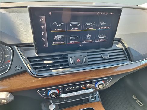 Used 2021 Audi Q5 2.0T Premium w/ Convenience Package image 15