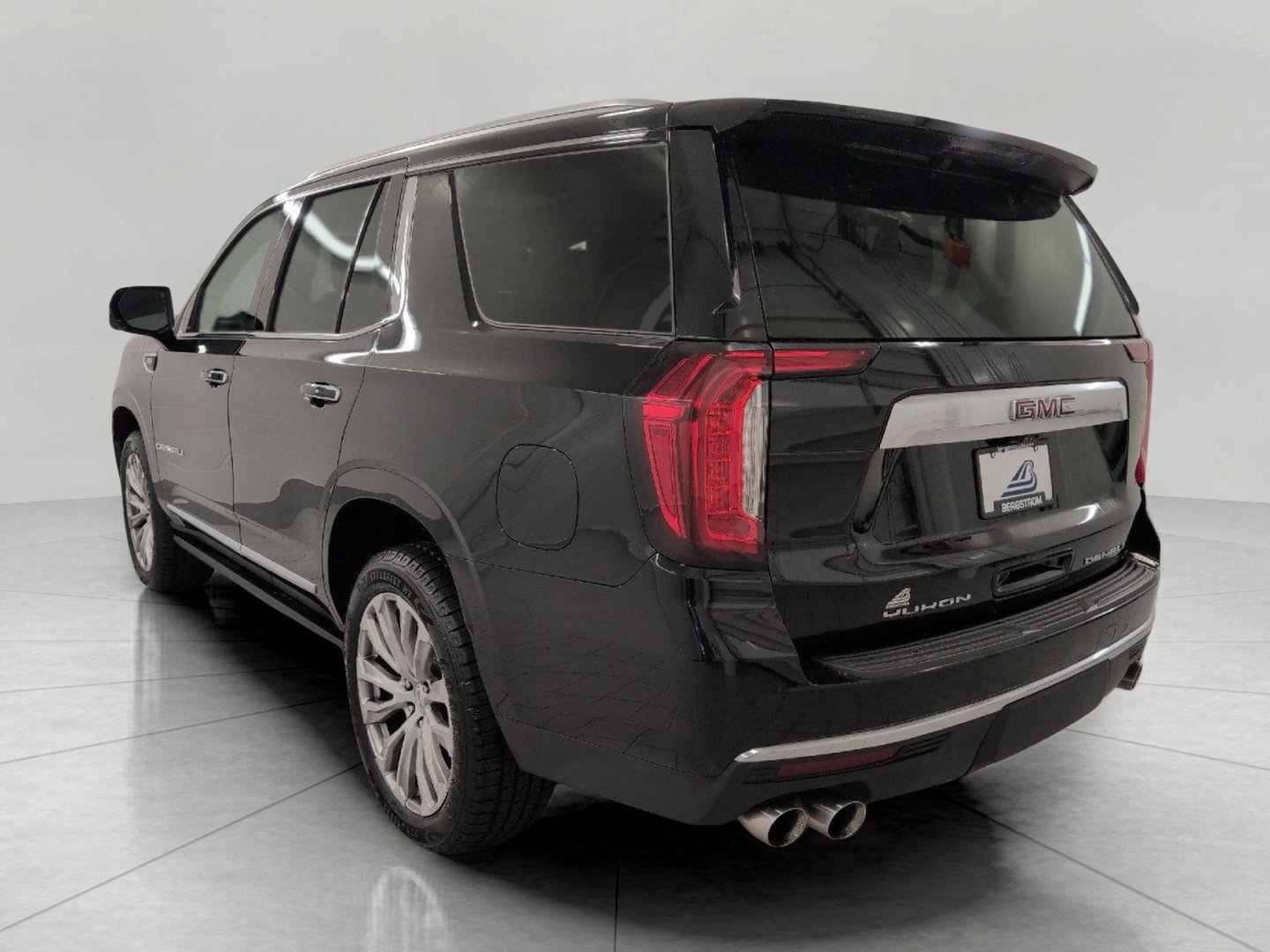 Certified 2021 GMC Yukon Denali w/ Denali Ultimate Package AWD/4WD image 20