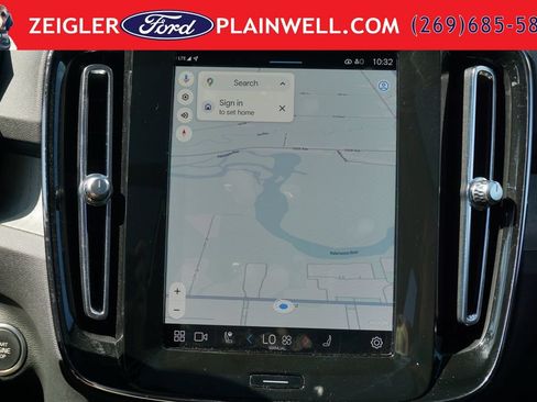 Used 2024 Volvo XC40 B5 Core AWD/4WD image 25