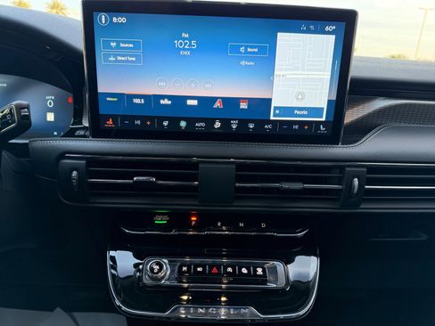 Used 2023 Lincoln Corsair Reserve w/ Equipment Group 202A image 12