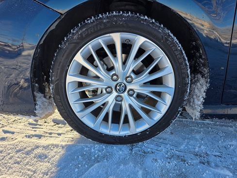 Used 2018 Toyota Camry XLE image 34