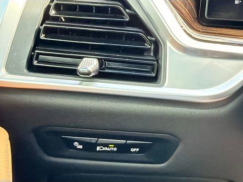 Used 2025 BMW X5 xDrive40i w/ Climate Comfort Package image 36