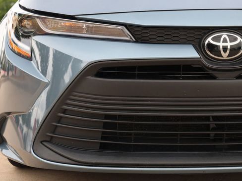 Used 2024 Toyota Corolla LE image 9