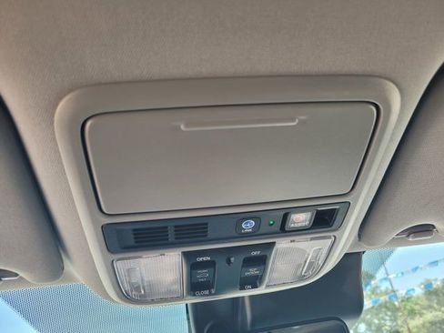 Used 2021 Honda Pilot Touring image 22