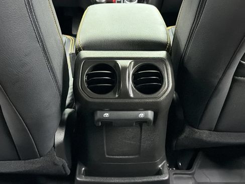 Used 2024 Jeep Wrangler Unlimited AWD/4WD image 46
