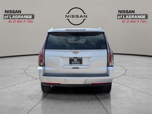 Used 2019 Cadillac Escalade Luxury image 6